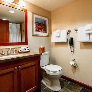 Deluxe King Room Valley View